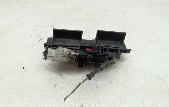 Audi A6 S6 C5 4B Tailgate/trunk/boot exterior handle 4B0827565H 8D9827565H
