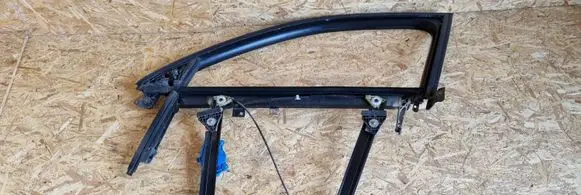 Audi A4 S4 B7 8E 8H Front door window/glass frame 