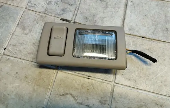 Chrysler Pacifica Rear seat light VJ5909