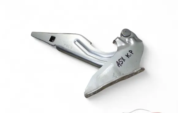 Engine bonnet/hood hinges