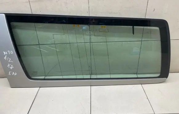 Volvo XC70 Rear side window