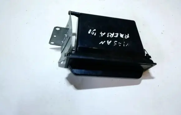 Nissan Prairie Glove box 6847535r00