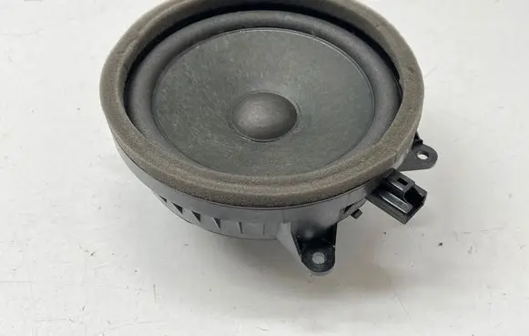 Volvo XC60 Front door speaker 31456822 20W51 S79EB