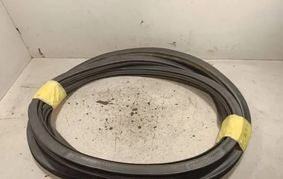 Audi SQ7 Front door rubber seal