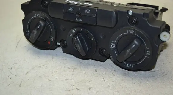 Volkswagen Golf V Climate control unit 