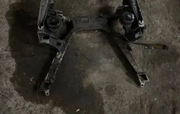 BMW 7 E65 E66 Front subframe 6752293