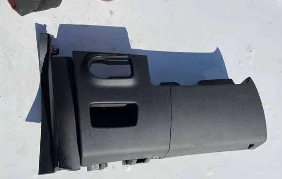 Opel Corsa E Dashboard lower bottom trim panel 13471362
