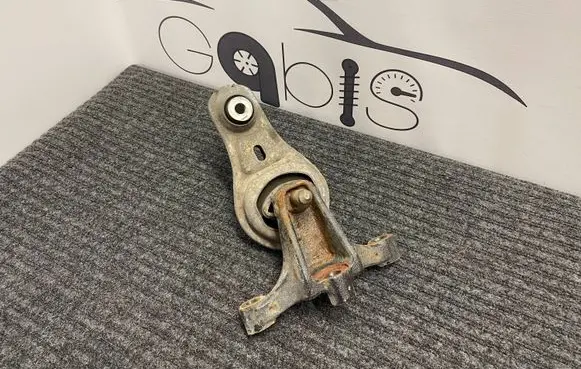 Mercedes-Benz Vito Viano W447 Engine mounting bracket A4472400110