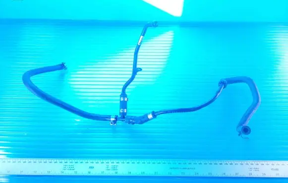 Volkswagen Touareg I Engine coolant pipe/hose 059121399