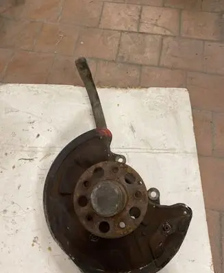 Mercedes-Benz CLS C219 Front wheel hub