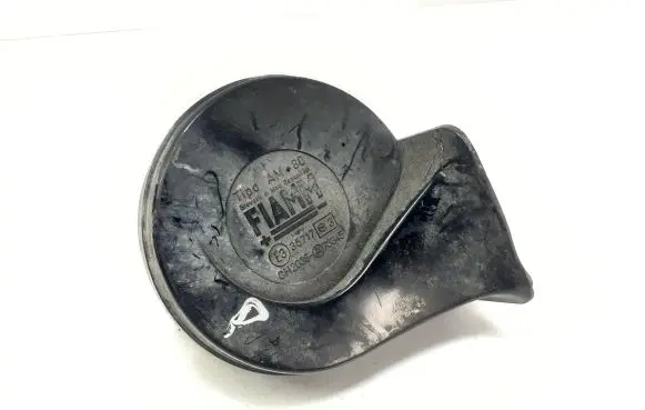 Audi A6 S6 C4 4A Horn signal 35717