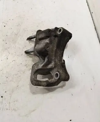Volvo V70 Engine mounting bracket 3m516030