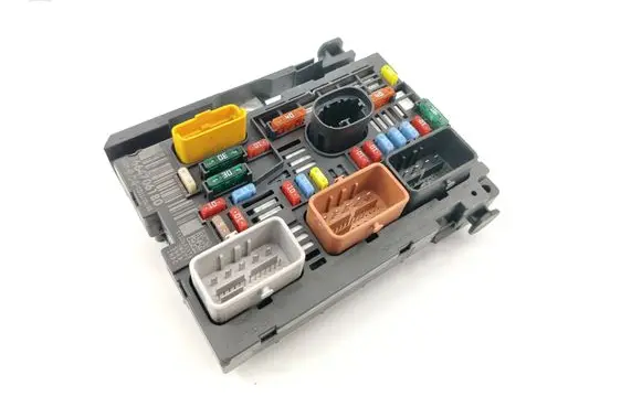 Peugeot Partner Fuse module 9664706180
