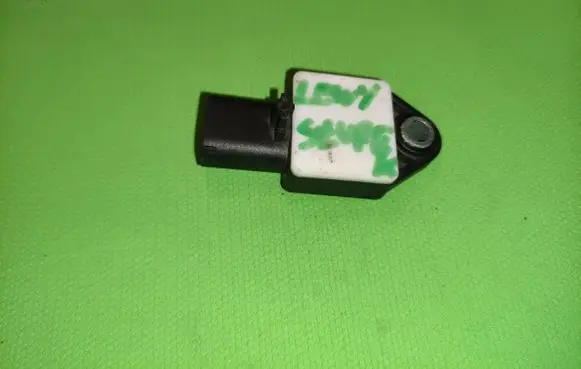 Mercedes-Benz B W245 Airbag deployment crash/impact sensor A1698202226 22062700053841