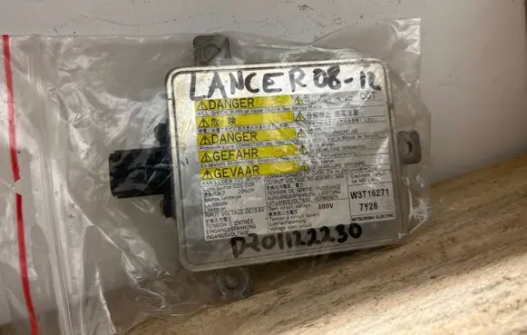 Mitsubishi Pajero Xenon control unit/module 7Y26 W3T16271