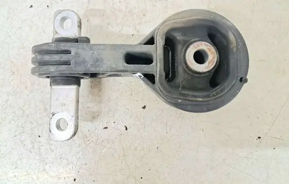Engine mount bracket