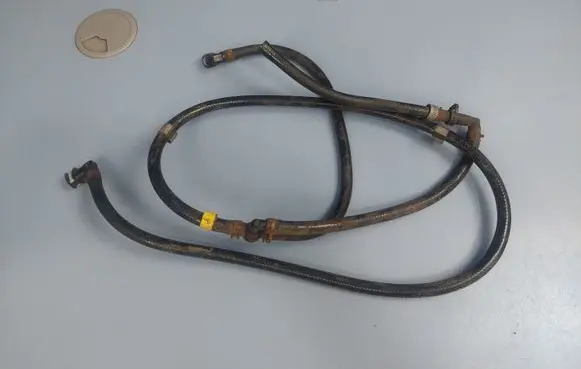 Chevrolet TrailBlazer Headlight washer hose/pipe 