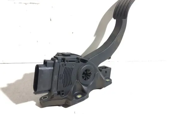 Volvo V70 Accelerator throttle pedal 6G929F836AD C95YE01