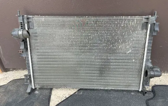 Citroen C4 II Picasso Coolant radiator