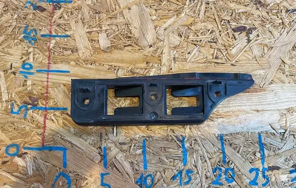 Volkswagen Golf V Front bumper mounting bracket 1K0807184 R0816