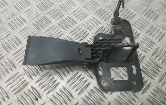 Audi A4 S4 B8 8K Engine bonnet/hood lock/latch loop/hook 8T0823480