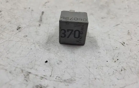 Audi A4 S4 B5 8D Other relay 899312000