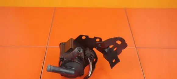Citroen DS3 Water pump V761294580 5FR