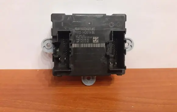 Land Rover Discovery Sport Door control unit/module FK7214D619BE 2803