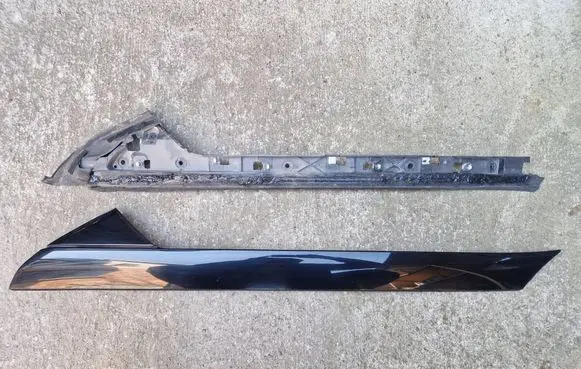 Ford Explorer V Windshield trim BB537803682