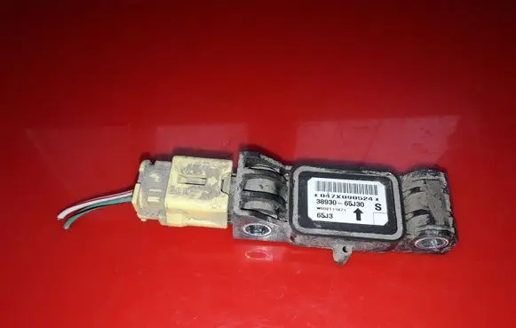 Suzuki Grand Vitara II Airbag deployment crash/impact sensor 3893065J30 047X090524 W002T11871