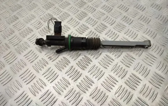 Clutch slave cylinder