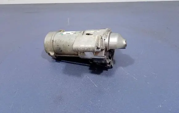 BMW 3 F30 F35 F31 Starter motor 8570846