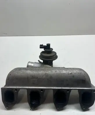 Ford Focus Intake manifold XS4Q9424AF 7027AA