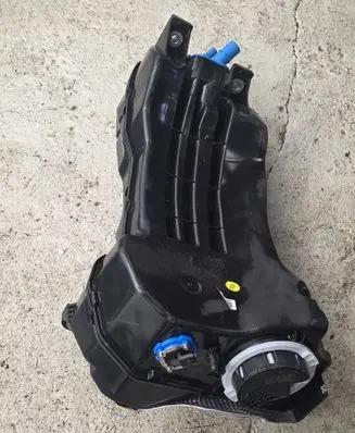 Audi Q7 4M AdBlue liquid reservoir 4M0131878 4077002