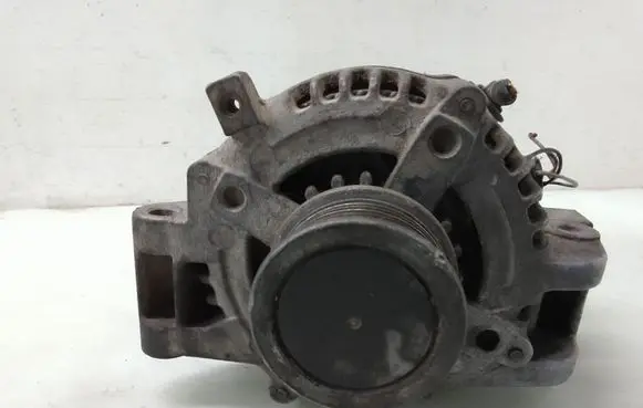 Toyota Avensis T250 Generator/alternator