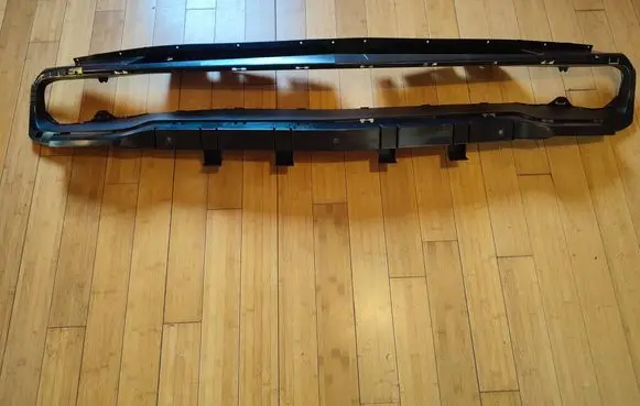 Dodge Challenger Front bumper upper radiator grill 68258751AB 68258751AA