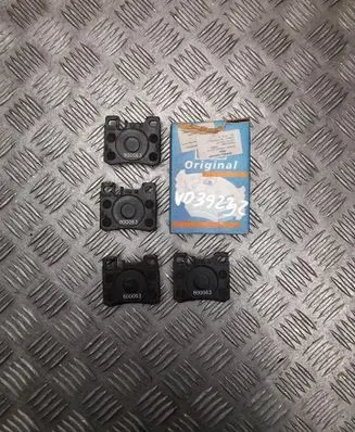 Mercedes-Benz 190 W201 Brake pads (rear) 13046035042