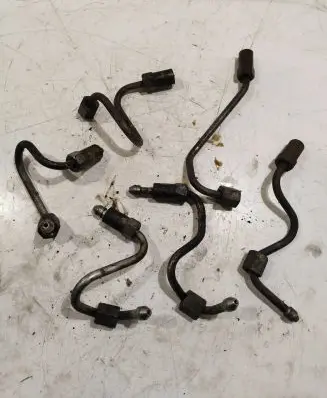 Mazda 6 Fuel injector supply line/pipe 