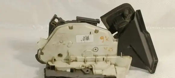Loading door lock