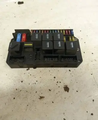 Land Rover Range Rover L322 Fuse module YQE500340 518863204 050223131807