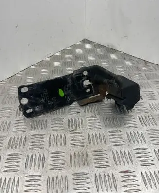 BMW 3 E90 E91 Radiator support slam panel bracket 7117811 23781010