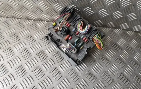Peugeot 207 BSM Control unit 9661086980 BSML1000 BSML10