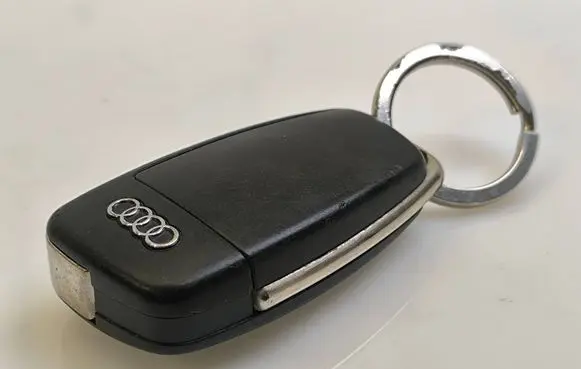 Audi A6 S6 C5 4B Ignition key/card 01020817000 8P0837220 5FA00927210