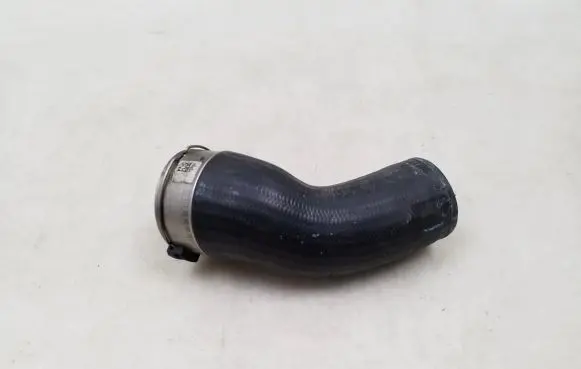 Volvo V60 Intercooler hose/pipe 31657738