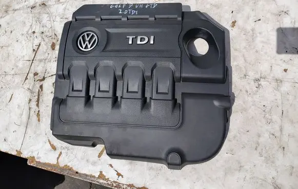 Volkswagen Golf VII Engine cover (trim) 04L103954Q