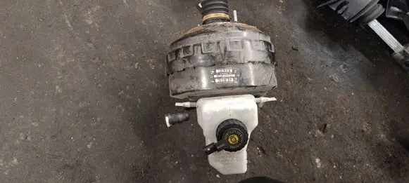 BMW 3 E90 E91 Brake booster 6785646