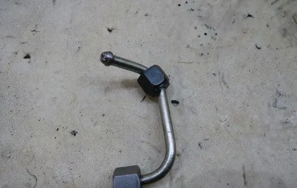 Ford Kuga II Fuel line pipe GMAUTO4574097