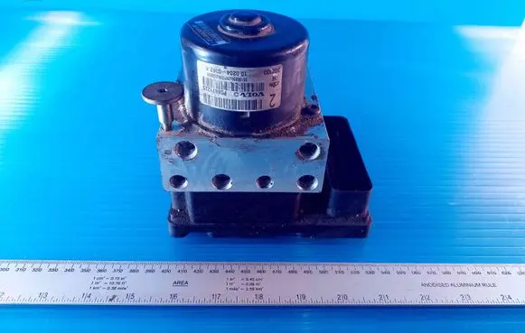 Volvo XC90 ABS Pump P08671225 302933 8671221