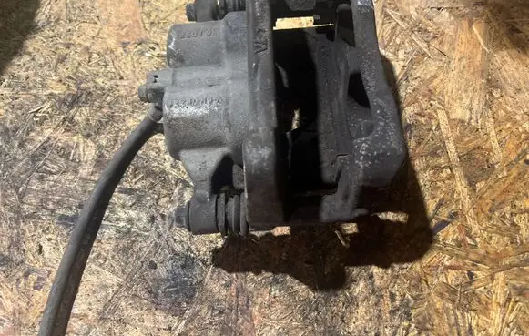 Ford Mondeo MK V Front brake caliper