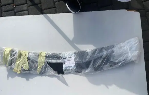 Tesla Model X Tailgate/trunk spoiler 104842999C 1048429